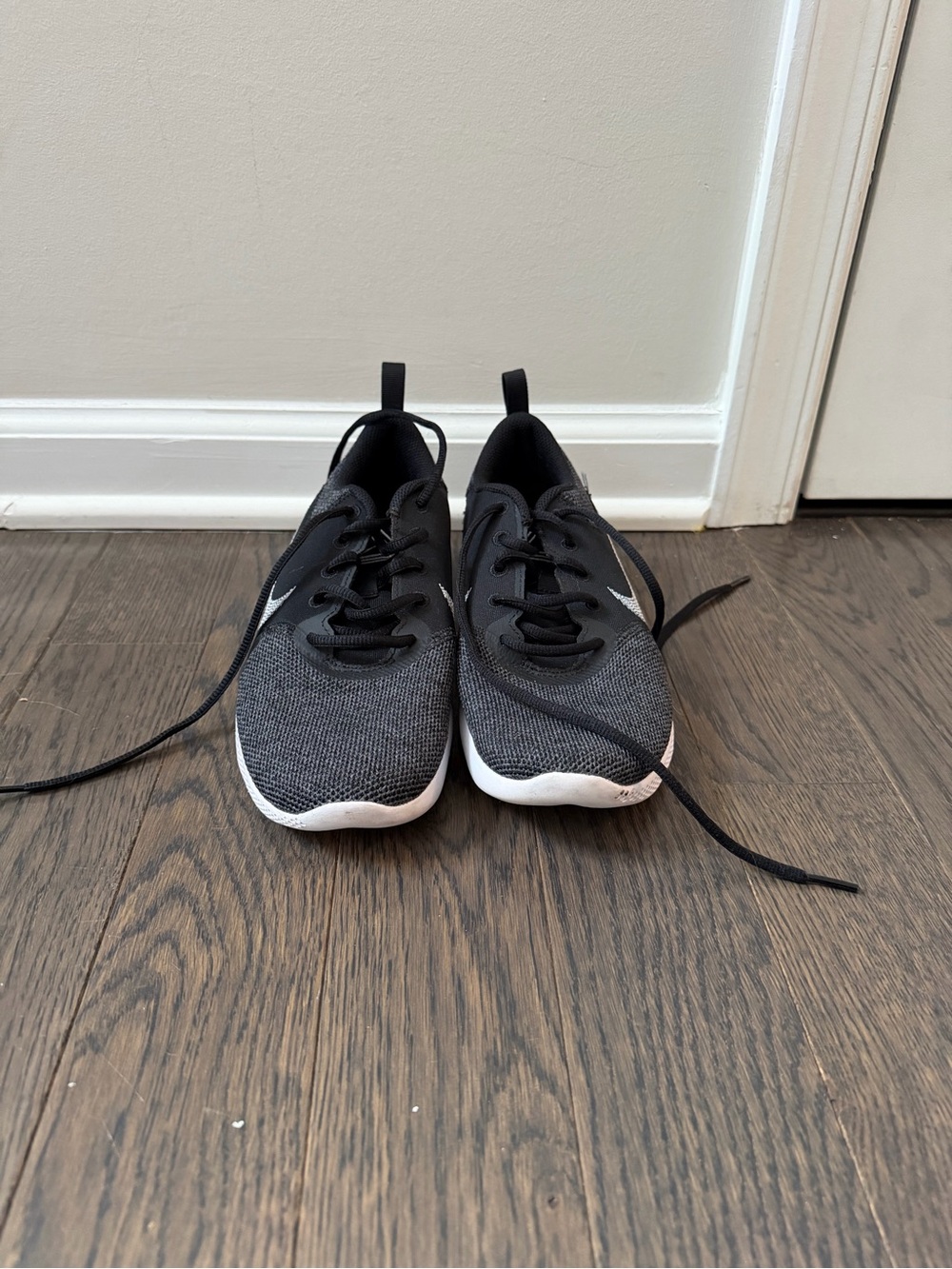 Nike Women’s Lace Up Athletic Sneakers